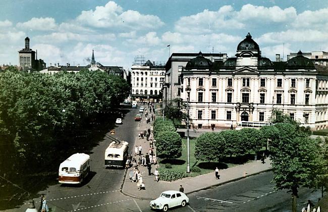 Brīvības iela 1960 gads Autors: Neticamaiss Rīga pirms 50 gadiem krāsainās fotogrāfijās