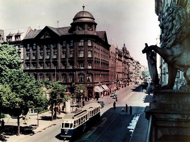 Kr Barona iela 1960 gads Autors: Neticamaiss Rīga pirms 50 gadiem krāsainās fotogrāfijās