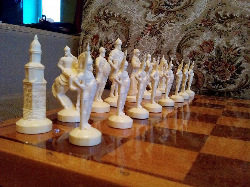  Autors: spiegs007 PSRS laika šaha galdiņš ar figūriņām