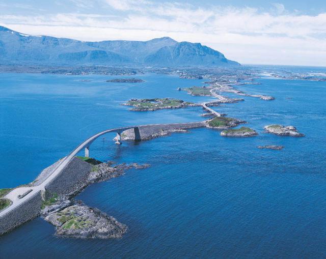 The Atlantic Road Norway Autors: im mad cuz u bad Ceļi uz nekurieni