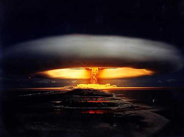 FOAB  lielākais bumbas... Autors: DEMENS ANIMUS Lielākie sprādzieni, kuriem par liecinieku ir bijis cilvēks.