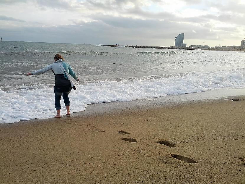 Beidzot esam pludmalē  St... Autors: Fosilija Katalonija. Barselona. Gaudi. (1. diena)