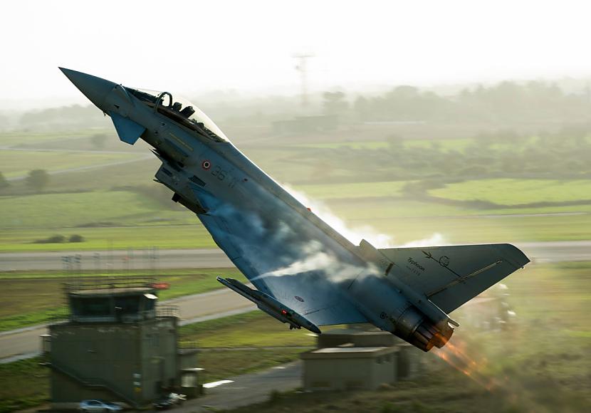 nbsp nbspScaronī iznīcinātāja... Autors: Mao Meow Eurofighter Typhoon – Galvenais Eiropas debesu sargs!