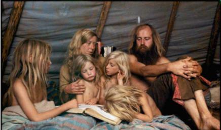 Braju ģimene lasa vakara... Autors: kaass 70'tie Amerikā- hipiju laikmets.
