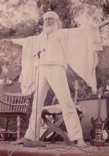 Ģimenes līderis Eds Beikers... Autors: kaass 70'tie Amerikā- hipiju laikmets.