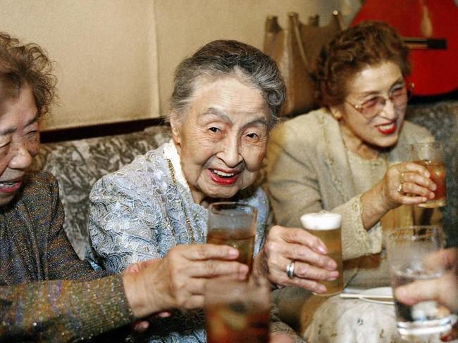 Esi japānisLabi ja neesi... Autors: marijaku 12 vecākie cilvēki pasaulē dalās ar savu noslēpumu ilgai un laimīgai dzīvei