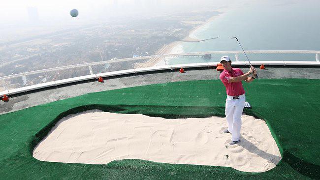 Golfa laukums Autors: Sulīgais Mandarīns Pārsteidzošas skati, kas Dubaijā ir novērojami ikdienā(40 BILDES)