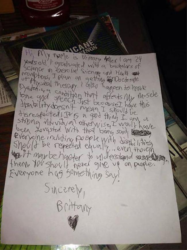 Tad viņa scarono vēstuli... Autors: BLACK HEART Kā meitene ar kustību traucējumiem atbildēja rupjam pārdevējam!
