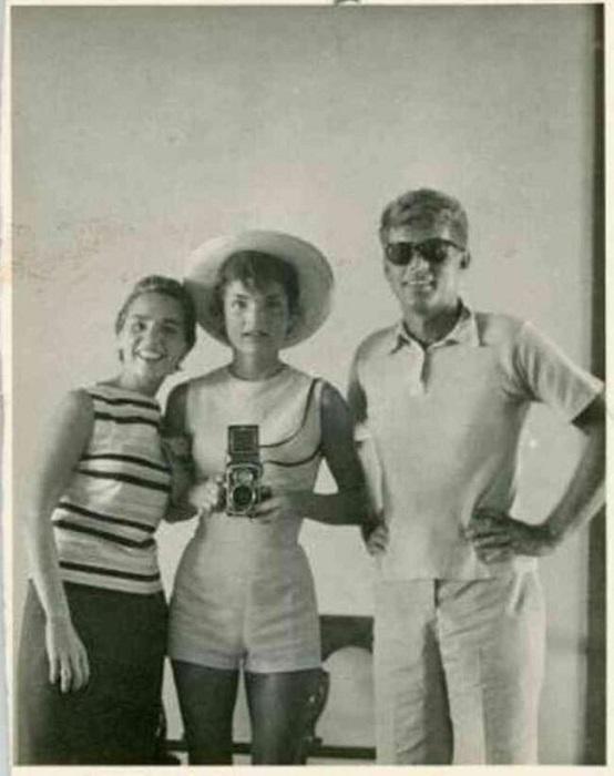 Džons Ficdžeralds Kenedijs... Autors: Lords Lanselots Pēdējo 100 gadu laikā uzņemtie pasaules slavenu cilvēku selfiji!!!