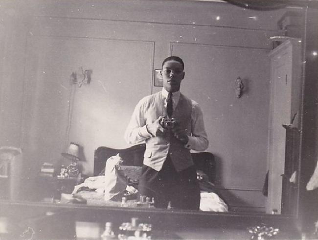 Kolins Pauels amerikāņu... Autors: Lords Lanselots Pēdējo 100 gadu laikā uzņemtie pasaules slavenu cilvēku selfiji!!!