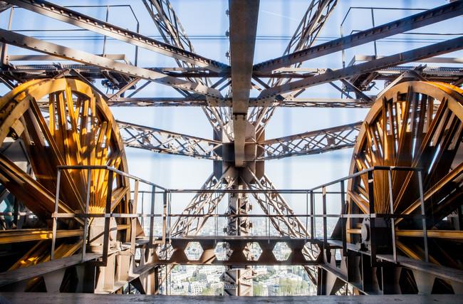 29 Metāla konstrukcijas sevī... Autors: kaķūns Eifeļa tornim jau 126 gadi! Nelasīti fakti.
