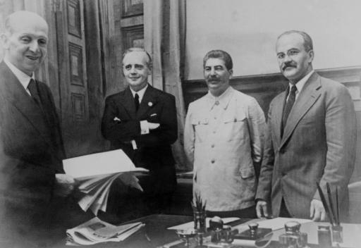 Pēc MolotovaRibentropa pakta... Autors: Fosilija Latvija Otrā pasaules kara gados