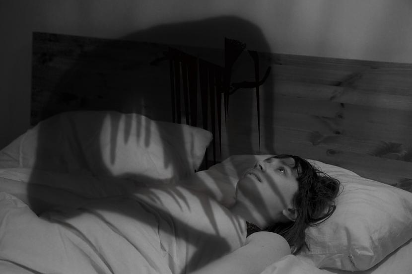 Miega paralīzes pieredzi tāpat... Autors: Prāta Darbnīca Miega paralīze un halucinācijas