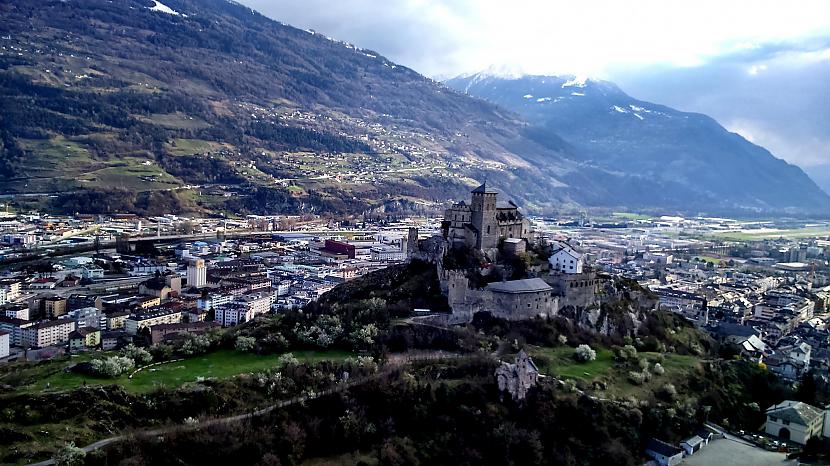 No kalna augscaronas skats uz... Autors: Lords Lanselots Pastaiga pa Šveici - Sjona!