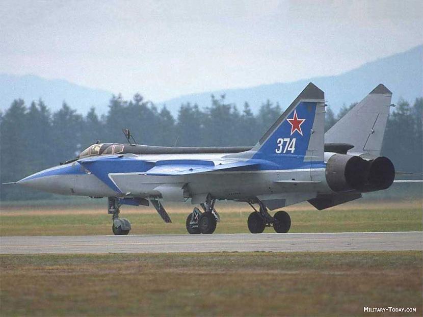 Mikoyan MiG31 Foxhound... Autors: air hawks Ātrākie iznīcinātāji.