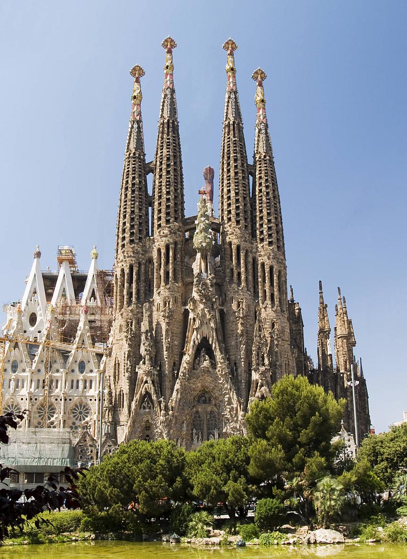 Antonio Gaudi Sagrada... Autors: Fosilija 19. gadsimta notikumi, kuri šokēja pasauli.[3]