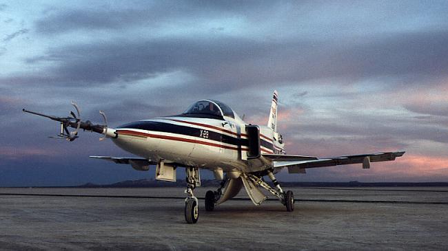 nbsp nbspTāpat scaronai... Autors: Mao Meow Grumman X-29 – neparastā dizaina lidmašīna!