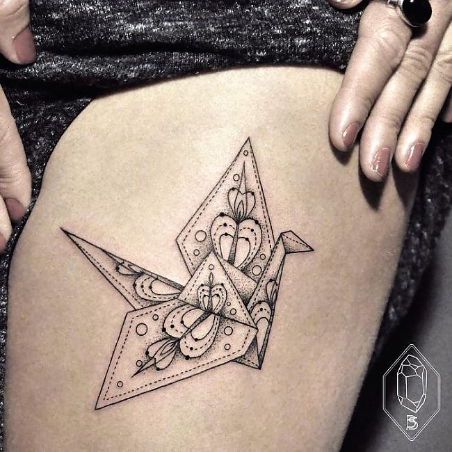  Autors: Psihopātēns Geometrisku līniju un punktiņ tetovējumi.