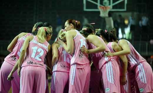  Autors: Gincha98 Basketbola labdarības spēle "rozā lentītes dienas" ietvaros