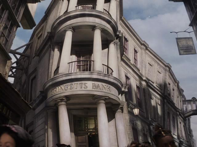 Australia house Strand London... Autors: Fosilija Apmeklē Harija Potera filmas vietas realitātē!