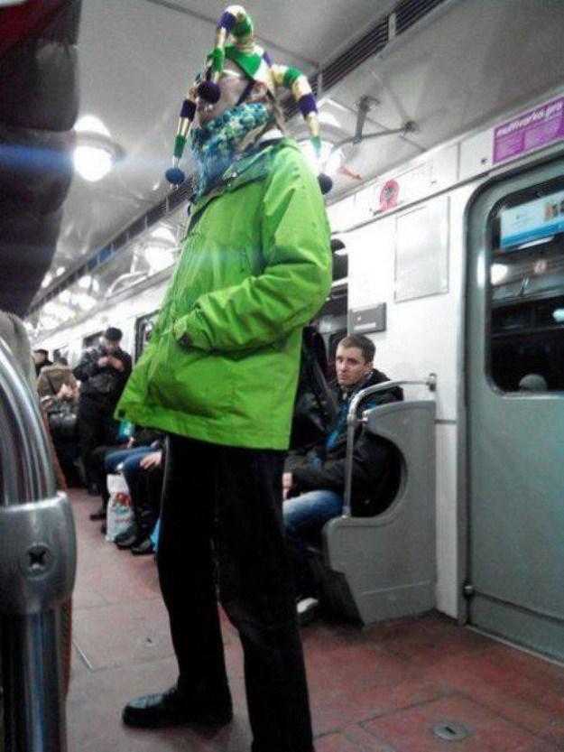  Autors: Edgarinshs Metro dīvaiņi