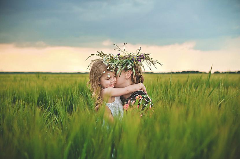  Autors: Limbling Safe with me #mom
