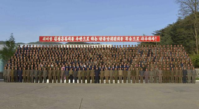 ZiemeļkorejaValsts kas... Autors: OUYSO 10 valstis kuras var beigt pastāvēt.