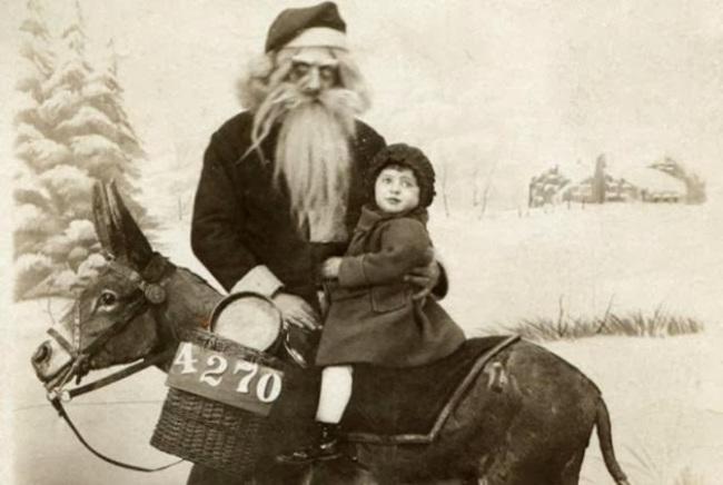Ziemassvētku vecītis nebija... Autors: Ļaļaka 25 biedējošas vēsturiskas fotogrāfijas