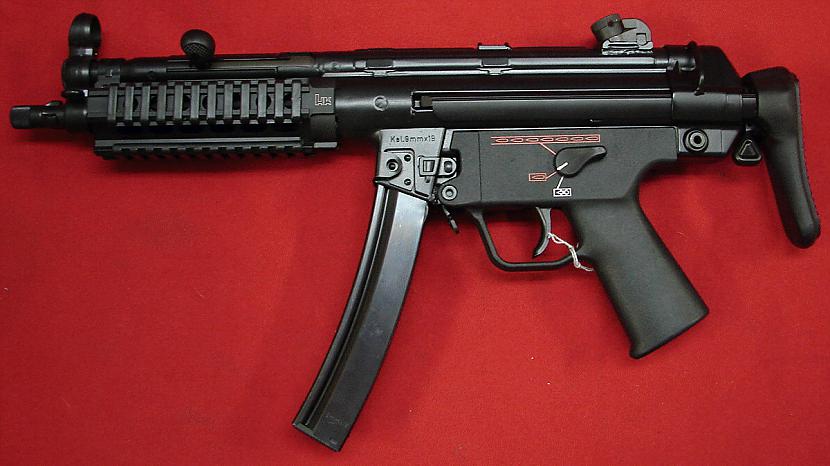 Scaronī nbspVersija ir MP5... Autors: riko112 Ieroči:MP5