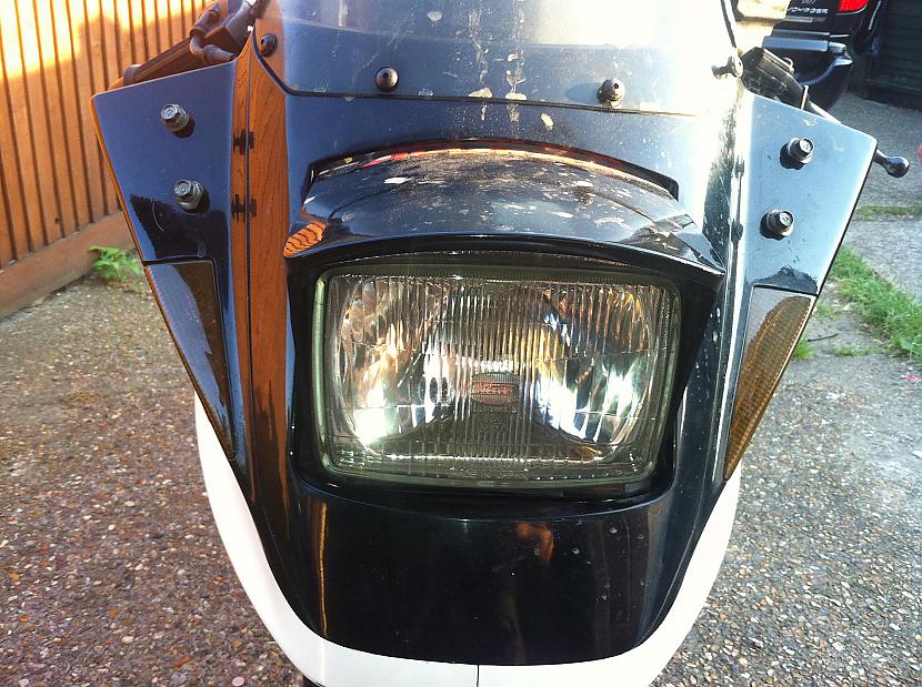 Spoguļi arī naff lampa arī... Autors: Manpofigespuuce Suzuki Katana GSX750 "POP UP" Klasika nemirst!