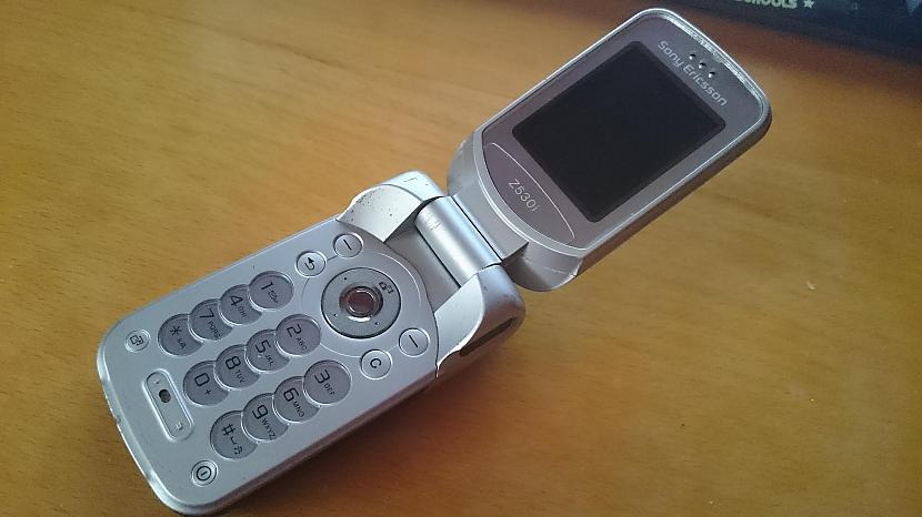 Sony Ericsson Z530i pieejams... Autors: Laciz Vēsture, kuru vairs ikdienā neredzēt!