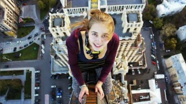 Ksenija Ignatjeva taisīja... Autors: matilde 10 selfiji, kas uzņemti brīdi pirms nāves.