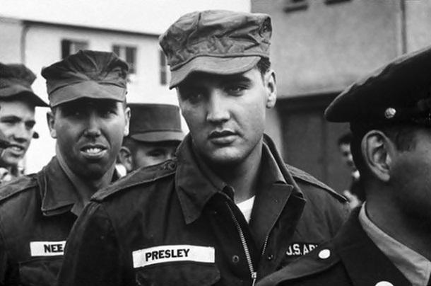 Elviss Preslijs armijā Autors: arsyn 24 vēsturiski retas fotogrāfijas