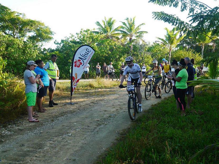 Velosipēdisti dodas nbsp64... Autors: Niknā mirāža Fakti par Niue