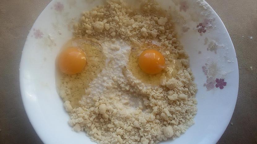 Pieliekam klāt 2 olas un... Autors: raichluuzers Ko darīt, ja mājās daudz ābolu?