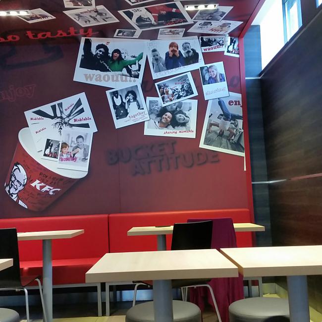 KFC interjers 2 stāvā Autors: ghost07 Šodien apmeklēju pirmo KFC ātrās ēdināšanas restorānu Rīgā - recenzija