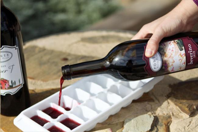 Vīns   Teiksim Tu vakar dzēri... Autors: Lords Lanselots 17 veidi, kā izmantot ledus formiņu!!!