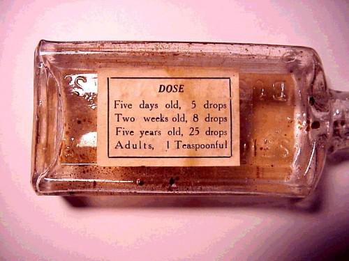 Opijs bija cita ļoti populāra... Autors: Prāta Darbnīca Laiks, kad kokaīnu un heroīnu lietoja pret klepu