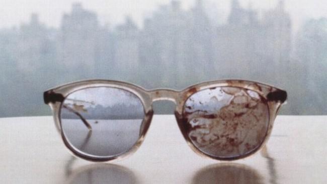 Brilles ko Džons Lenons... Autors: Fosilija Šīs vēsturiskās fotogrāfijas atstās tevi bez vārdiem