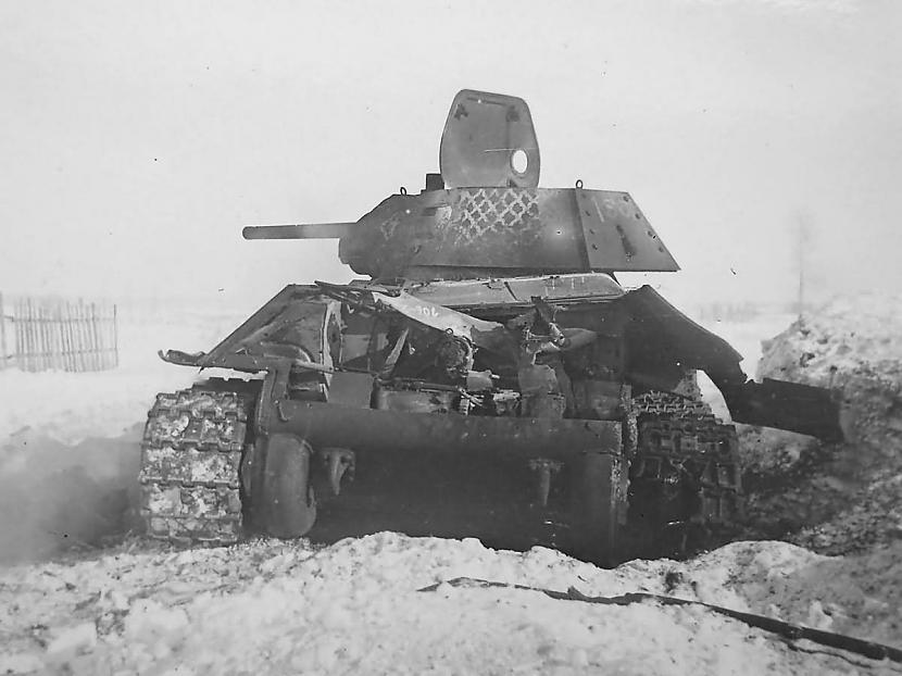 Vēlviens iznīcināts Padomju... Autors: DamnRiga WWII Sašauti krievu tanki