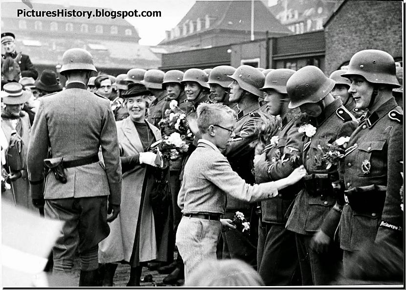 Dāņi sveic Brīvo SS Dānijas... Autors: DamnRiga Retas vēsturiskas fotogrāfijas. Otrā daļa.