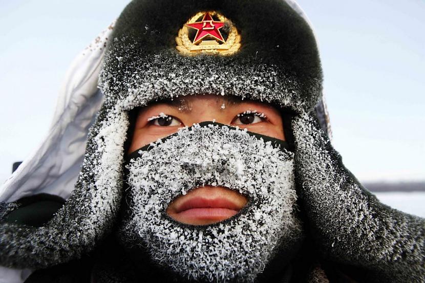 nbspStāvot sardzē Autors: Heroīns14 Ziemas karavīru stindzinošie treniņi Ķīnā