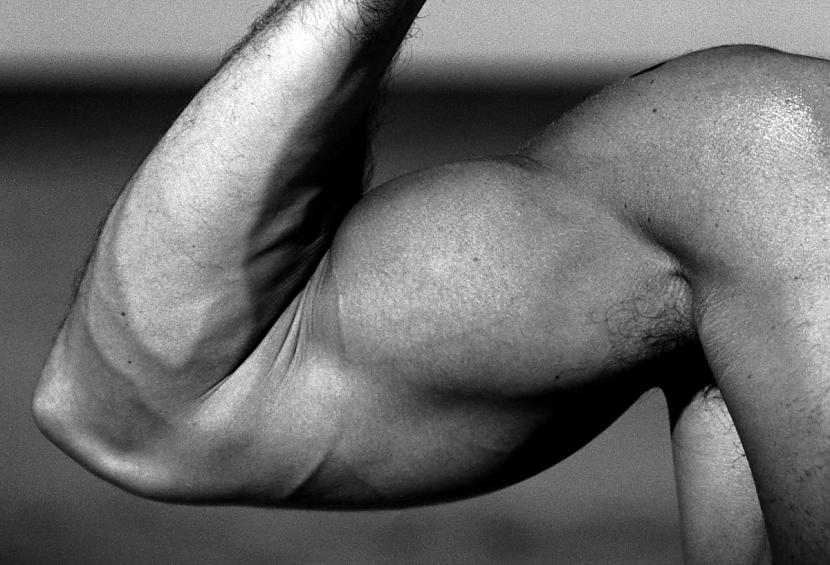  Autors: Andrejs Saldaks ĻOTI efektīvs vingrinājums bicepsiem !