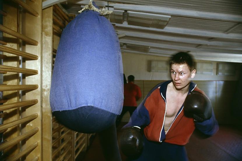 Trenniņi iekscarontelpās... Autors: Heroīns14 Melno berešu treniņdiena Rīgā 1991. gadā .