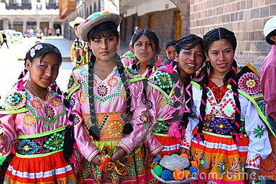 PERU Autors: Artis Ozols Tautas tērpi