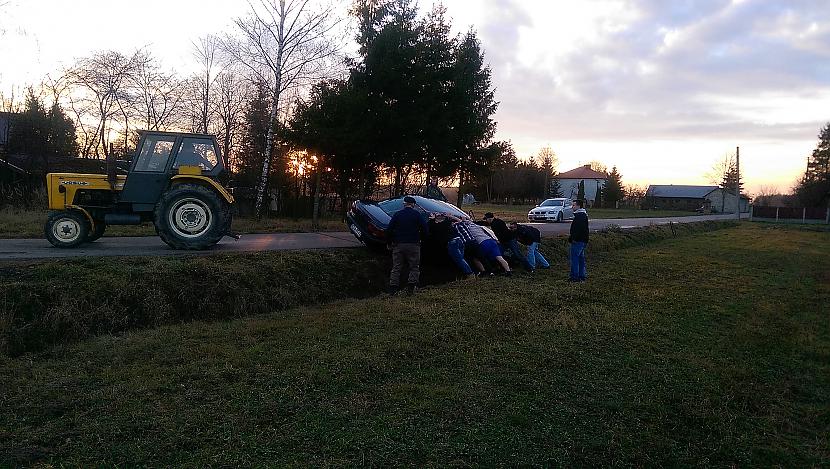 Viss kā īstos laukos Autors: Igor635 Mani un manis bildētie auto