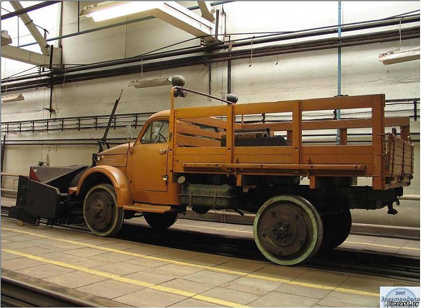  Autors: Klusais vājprāts GAZ 51 GAZ 63  (1946 g. - 1975 g.) 2