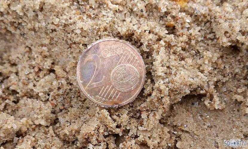 Pirmā monēta Autors: pyrathe Ar metāla detektoru pa pludmali (Lieldienas)