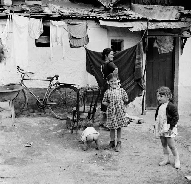 Bērni spēlējas 1955 gads... Autors: theFOUR Vēsture bildēs - 11. daļa.