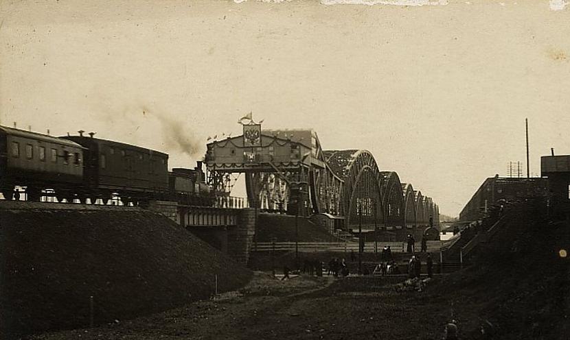 Tilta atklāscaronana 1914 gadā Autors: Fosilija Rīgas Dzelzceļa tiltam vairāk nekā 100 gadi.
